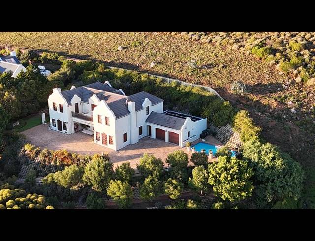4 BEDROOM HOUSE FOR SALE IN SIMONSTOWN